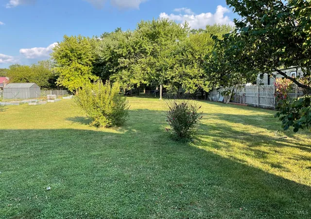 Photo 3 of Sale Pending at 7096 Country Walk Dr, Franklin Twp, OH 45005 | MLS# 1889115 | Listing updated on 2026-08-06