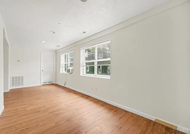 Listing Photo 5 - Condo for sale in building located at 2048 4th Ave, Cincinnati, OH 45224