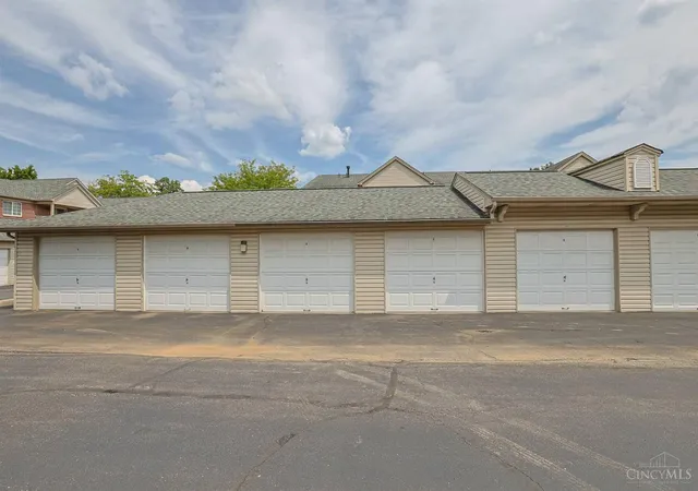 2nd image of 3181 Preserve Ln, Cincinnati, OH 45239