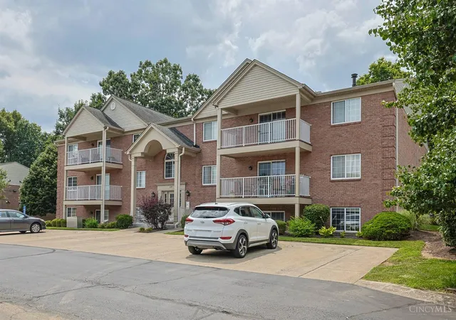 2nd image of 3181 Preserve Ln #1D, Cincinnati, OH 45239 | MLS# 1889138