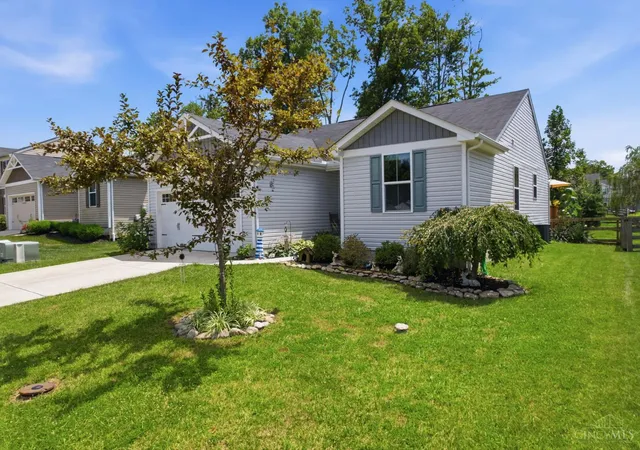 3rd image of 28 Charmalee Dr, Amelia, OH 45102 | MLS# 1889153