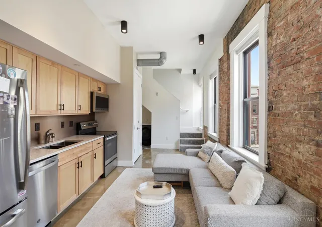 3rd image of 5 W Twelfth St #9, Cincinnati, OH 45202 | MLS# 1885944