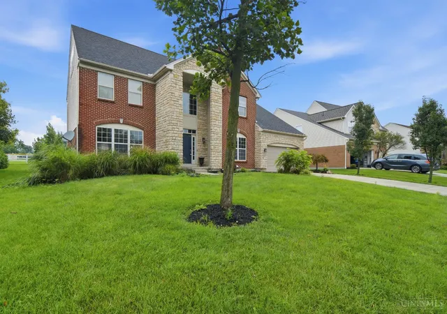 Photo 3 of Single family home for sale at 5776 Squires Gate Dr, Deerfield Twp., OH 45040 | MLS# 1889180 | Listing updated on 2026-09-25