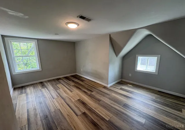 Listing Photo 2 - Condo for sale in building located at 4818 Section Ave, Cincinnati, OH 45212 - Unit #