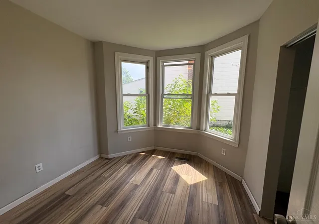 Listing Photo 4 - Condo for sale in building located at 4818 Section Ave, Cincinnati, OH 45212