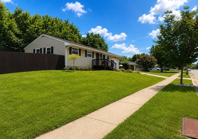 Photo 2 of Sale Pending at 424 Rockford Dr, Hamilton, OH 45013 | MLS# 1889124 | Listing updated on 2026-08-30