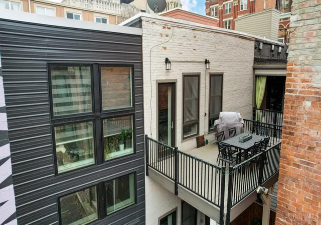 Listing Photo 5 - Condo for sale in building located at 808 Elm St, Cincinnati, OH 45202 - Unit #2C