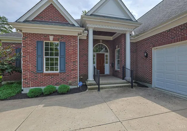 Photo 2 of Single family home for sale at 7919 Mitchell Farm Ln, Montgomery, OH 45242 | MLS# 1882803 | Listing updated on 2026-08-26