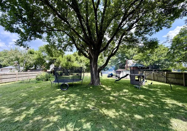 Photo 4 of Single family home for sale at 316 Pendery Ave, Wyoming, OH 45215 | MLS# 1889134 | Listing updated on 2026-08-21