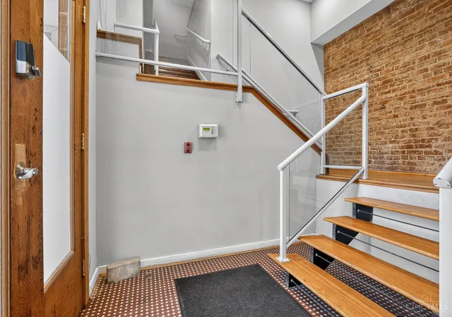 2nd image of 1237 Vine St, Cincinnati, OH 45202