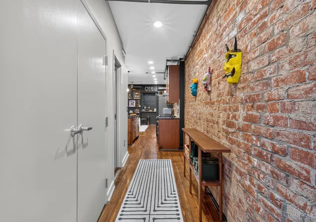 4th image of 1237 Vine St #7, Cincinnati, OH 45202 | MLS# 1889250
