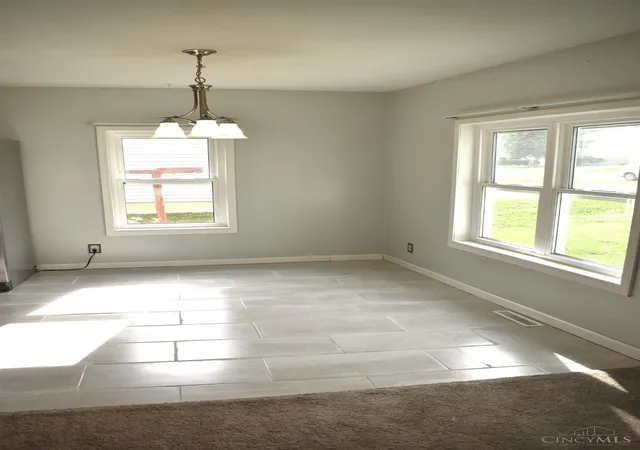 4th image of 181 Southwind Blvd, Wilmington, OH 45177 | MLS# 1889107