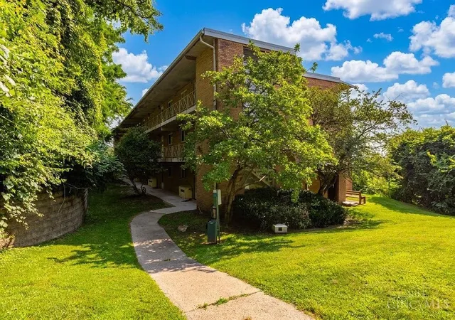 2nd image of 2691 Lehman Rd, Cincinnati, OH 45204