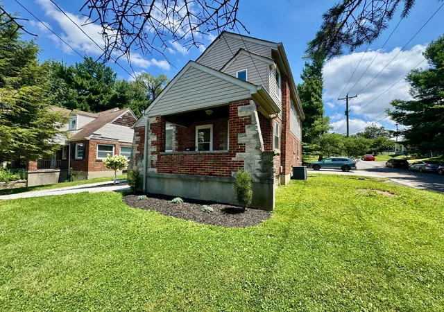 Photo 2 of Single family home for sale at 1200 Covedale Ave, Delhi Twp, OH 45238 | MLS# 1889286 | Listing updated on 2026-08-10