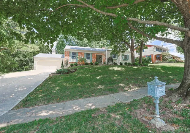 Photo 2 of Sale Pending at 5592 Windermere Ln, Fairfield, OH 45014 | MLS# 1889266 | Listing updated on 2026-08-10