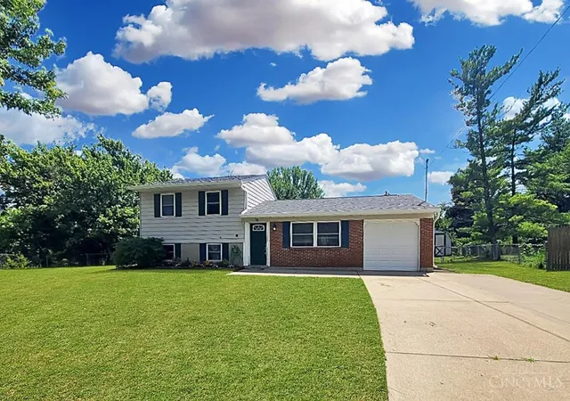Photo 2 of Sale Pending at 18 Vernon Ct, Fairfield, OH 45014 | MLS# 1889288 | Listing updated on 2026-08-20