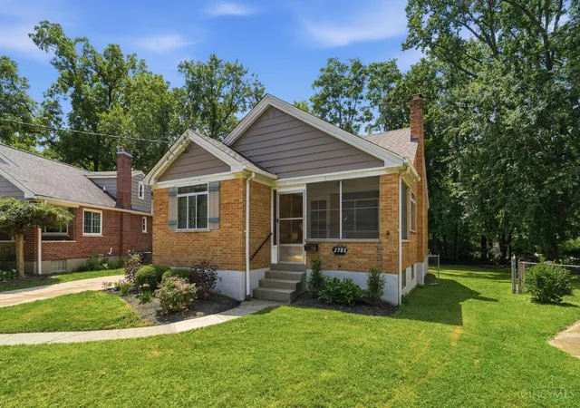 2nd image of 3783 S Broadlawn Cir, Cincinnati, OH 45236 | MLS# 1889328