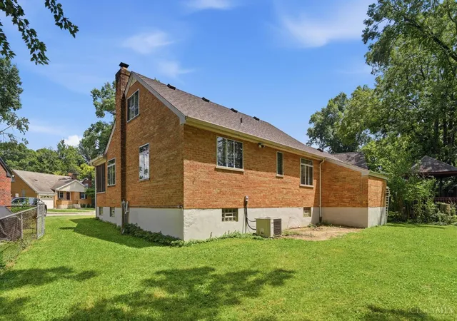 31st image of 3783 S Broadlawn Cir, Cincinnati, OH 45236 | MLS# 1889328