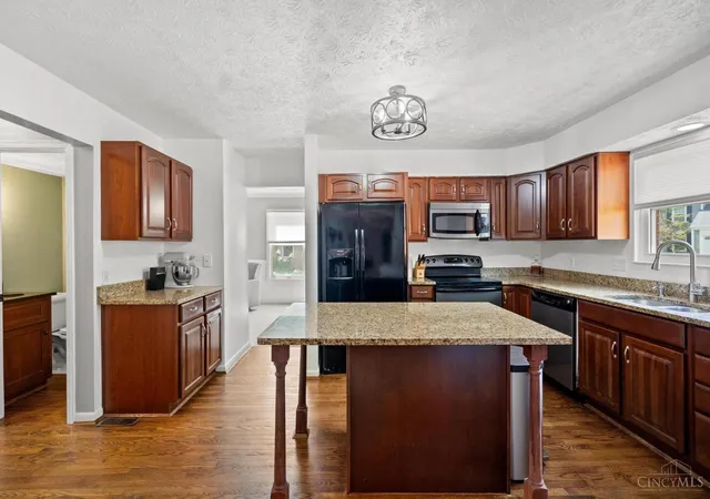 4th image of 8935 Creekwood Dr, Deerfield Twp., OH 45039 | MLS# 1889165
