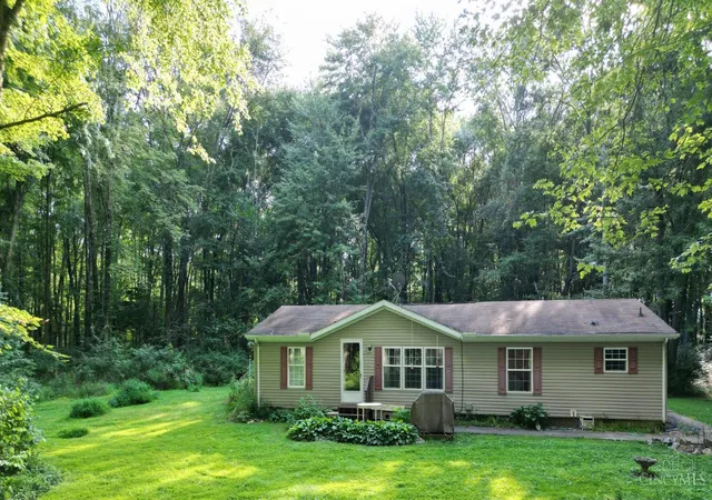 2nd image of 3974 Pettett Dr, Blanchester, OH 45107 | MLS# 1889332