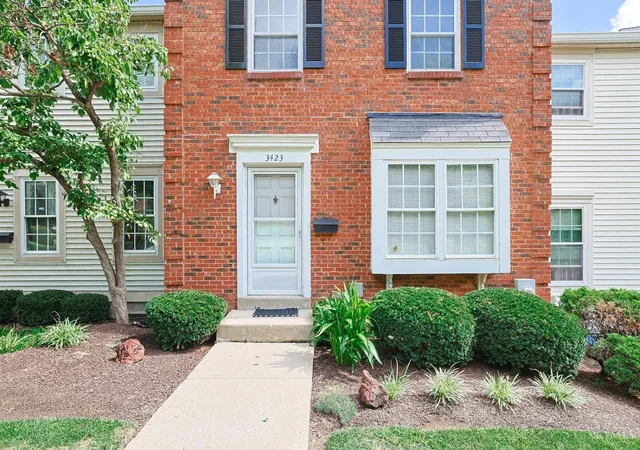 Photo 3 of Sale Pending at 3423 Sunbury Ln, Cincinnati, OH 45251 | MLS# 1889377 | Listing updated on 2026-08-17