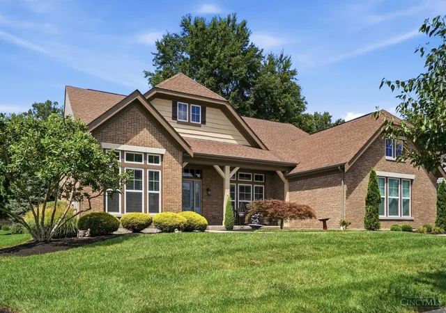 3rd image of 1584 Hawk Ridge Dr, Maineville, OH 45039 | MLS# 1889023