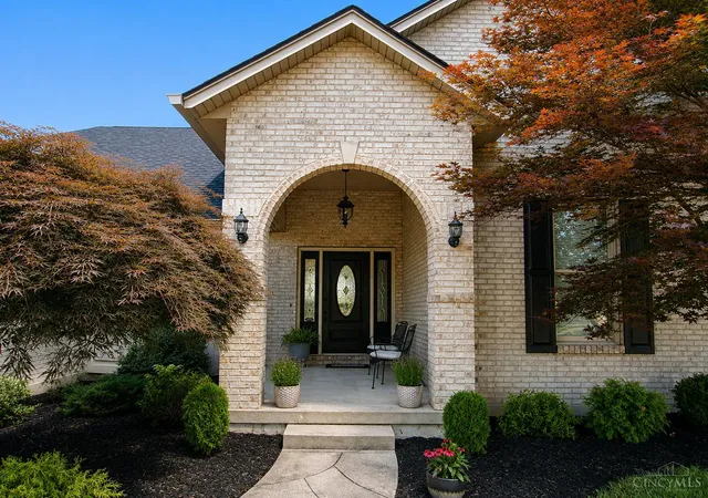 Photo 2 of Single family home for sale at 12 Brittany Ct, Hamilton, OH 45013 | MLS# 1889402 | Listing updated on 2026-09-30