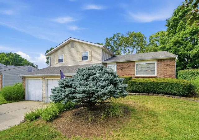 Photo 2 of Sale Pending at 2698 Jupiter Dr, Fairfield, OH 45014 | MLS# 1889353 | Listing updated on 2026-08-10