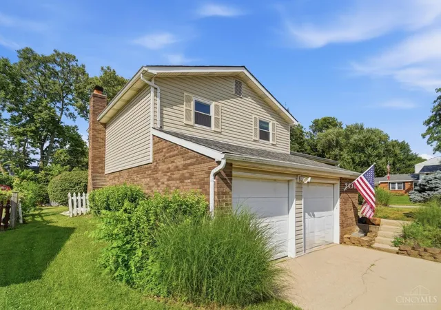 Photo 3 of Sale Pending at 2698 Jupiter Dr, Fairfield, OH 45014 | MLS# 1889353 | Listing updated on 2026-08-10