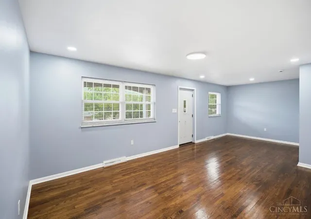 4th image of 7273 Birchwood Dr, West Chester, OH 45069 | MLS# 1889443