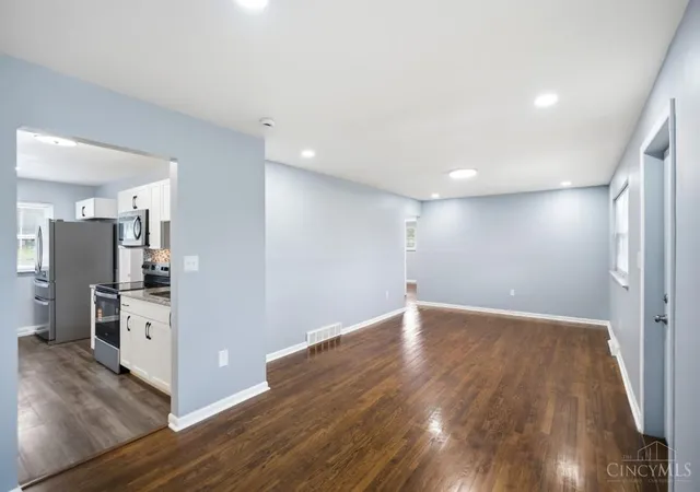 5th image of 7273 Birchwood Dr, West Chester, OH 45069 | MLS# 1889443