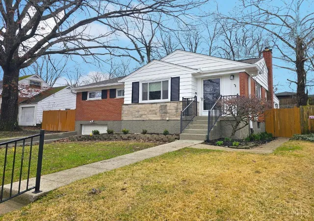 2nd image of 1055 Hempstead Dr, Springfield Twp., OH 45231 | MLS# 1889468