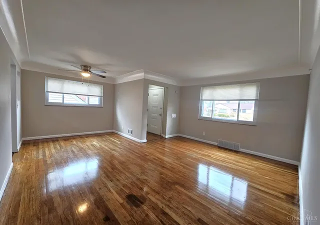 4th image of 1055 Hempstead Dr, Springfield Twp., OH 45231 | MLS# 1889468