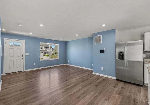 Photo 4 of Sale Pending at 6462 Tralee Ln, Goshen Twp, OH 45122 | MLS# 1888729 | Listing updated on 2026-09-28
