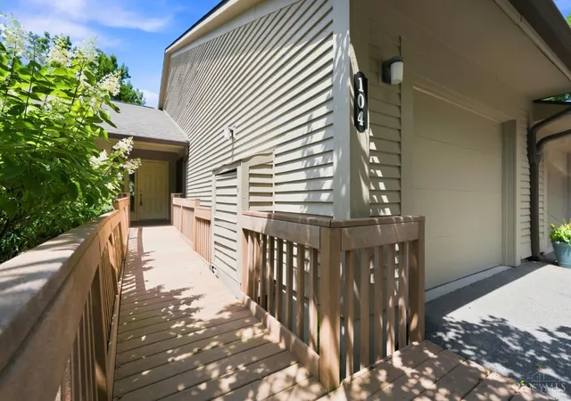 1st image of 104 Miami Lakes Dr, Milford, OH 45150 | MLS# 1889369