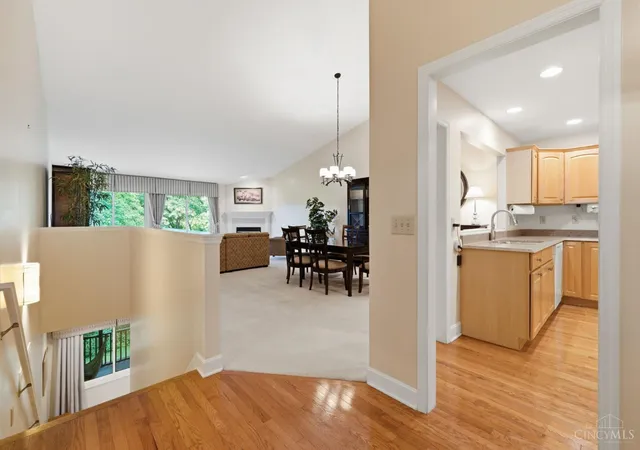 3rd image of 104 Miami Lakes Dr, Milford, OH 45150
