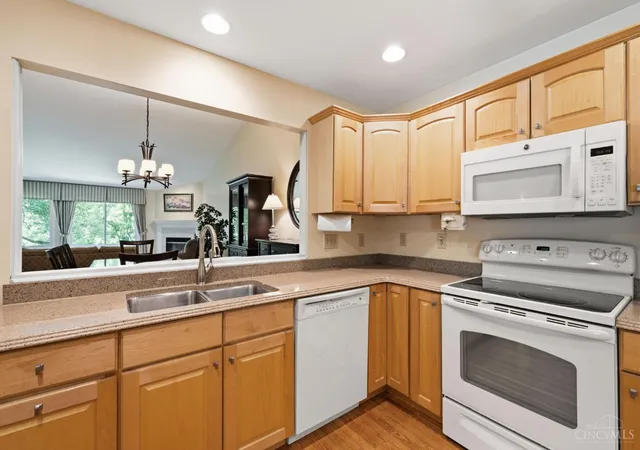 4th image of 104 Miami Lakes Dr, Milford, OH 45150