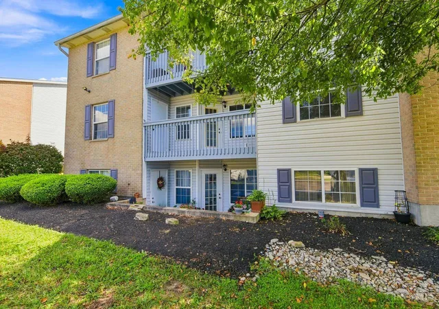 2nd image of 92 Rough Wy, Lebanon, OH 45036
