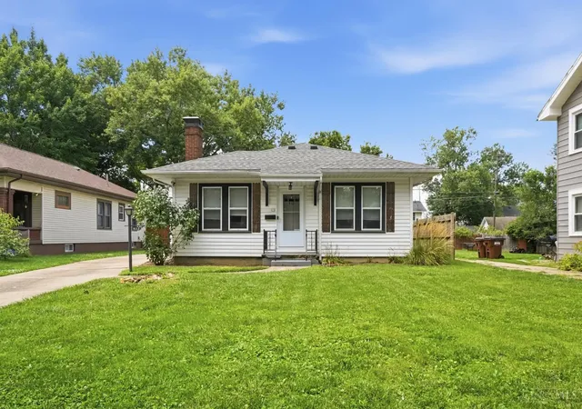3rd image of 412 Franklin St, Middletown, OH 45042 | MLS# 1888747