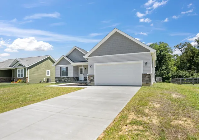 2nd image of 128 Kelly Dr, Williamsburg, OH 45176 | MLS# 1889105