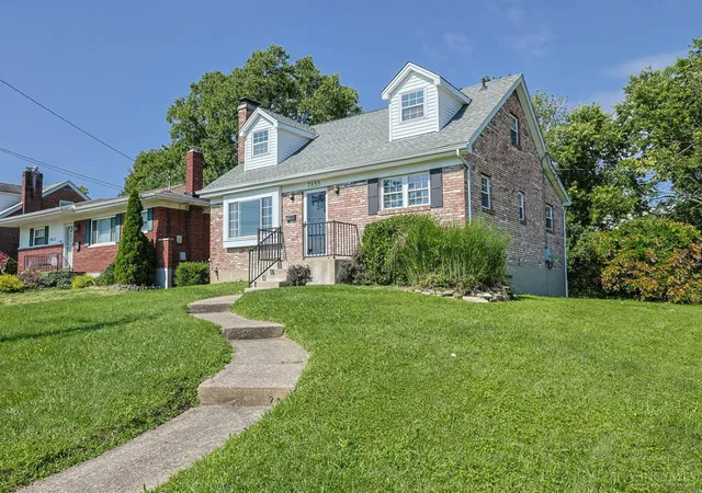1st image of 7833 Spirea Dr, Sycamore Twp, OH 45236 | MLS# 1889214