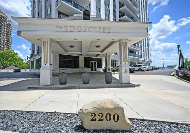 3rd image of 2200 Victory Pkwy #1907, Cincinnati, OH 45206 | MLS# 1889279