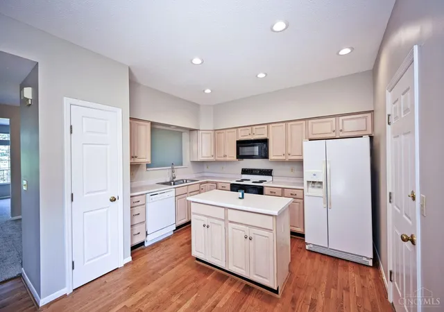 Photo 3 of Townhouse for sale at 4327 Courageous Cir, Cincinnati, OH 45252 | MLS# 1889504 | Listing updated on 2026-08-17