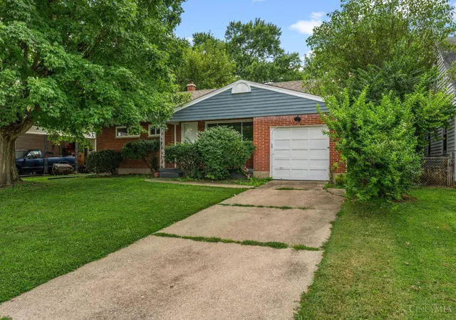 Photo 2 of Single family home for sale at 955 Quincy Dr, Hamilton, OH 45013 | MLS# 1889553 | Listing updated on 2026-09-02