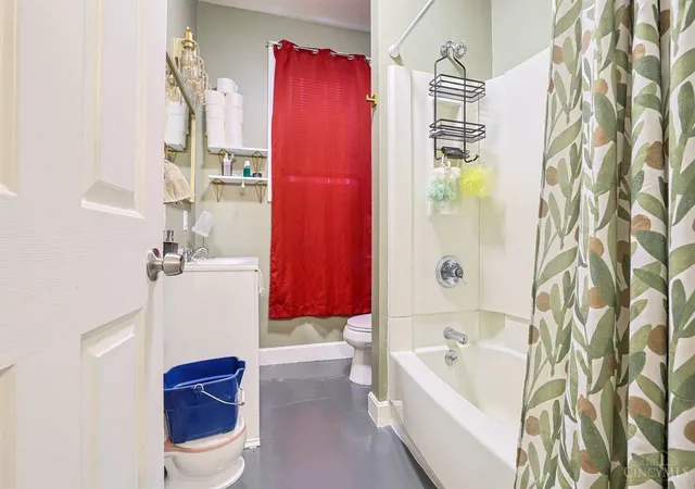 Listing Photo 2 - Condo for sale in building located at 830 Harris Ave, Cincinnati, OH 45205 - Unit #