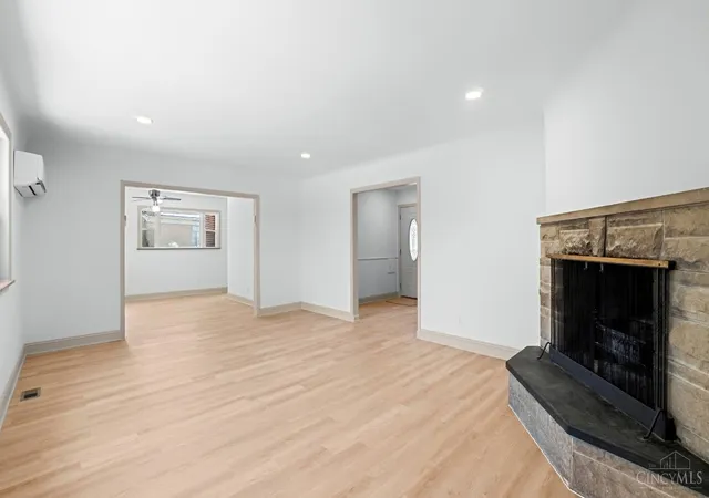 Photo 4 of Sale Pending at 2810 Robers Ave, Cincinnati, OH 45239 | MLS# 1889572 | Listing updated on 2026-09-06