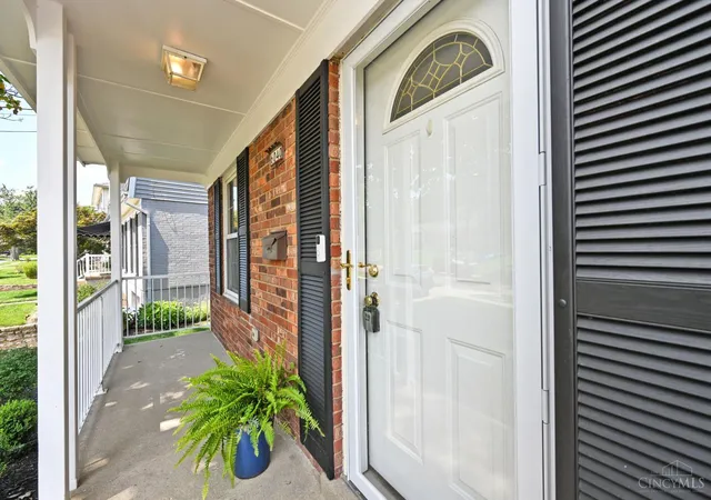 Photo 3 of Sale Pending at 6040 Seiler Dr, Green Twp, OH 45239 | MLS# 1889652 | Listing updated on 2026-08-24