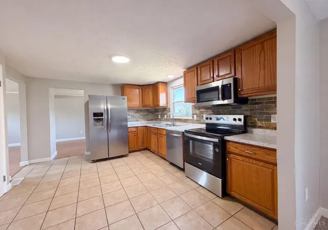 Photo 2 of Sale Pending at 2838 Saturn Dr, Fairfield, OH 45014 | MLS# 1889687 | Listing updated on 2026-08-25