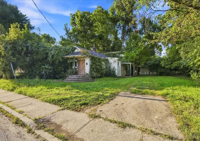Photo 3 of Sale Pending at 2019 Northern Ave, Springfield Twp., OH 45224 | MLS# 1889661 | Listing updated on 2026-09-16