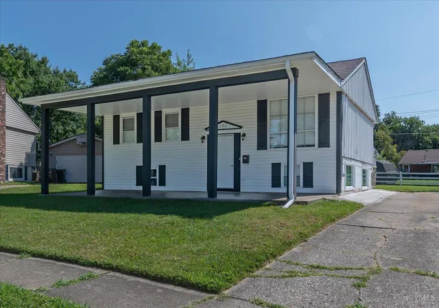 Photo 3 of Single family home for sale at 390 Sandy Ln, Franklin, OH 45005 | MLS# 1889683 | Listing updated on 2026-08-10